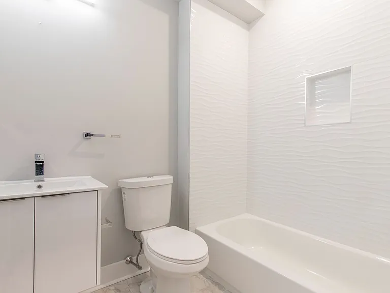 1906 E York St #1A — Photo 3