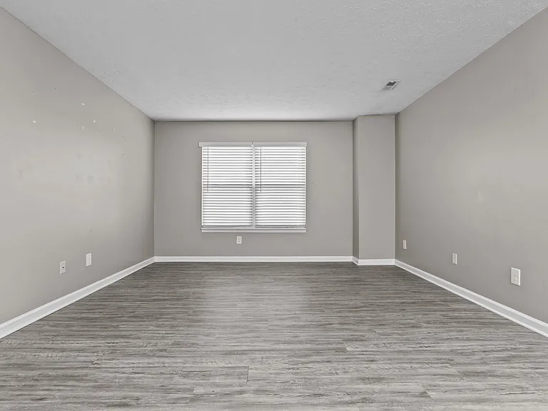 345 Bypass Plaza Dr — Photo 9