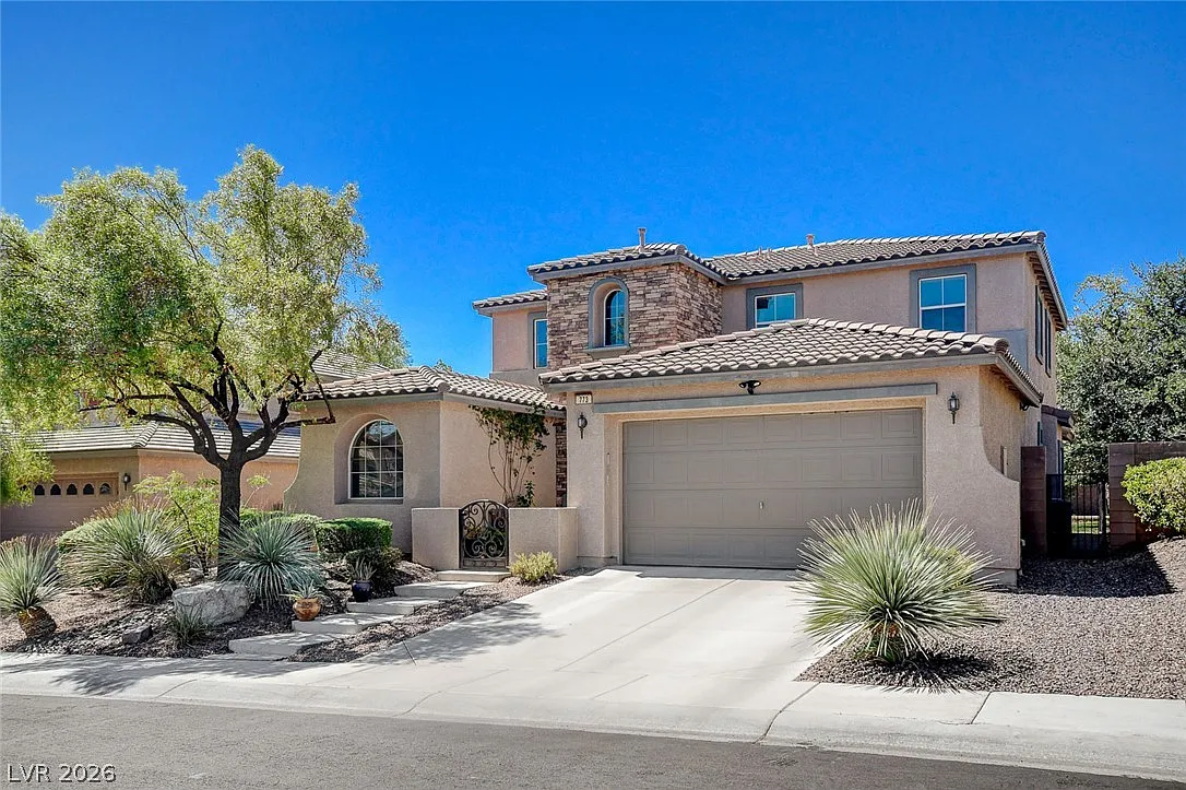 4 bed, 3.0 bath, 2526 sqft, $3,950 — Photo 2