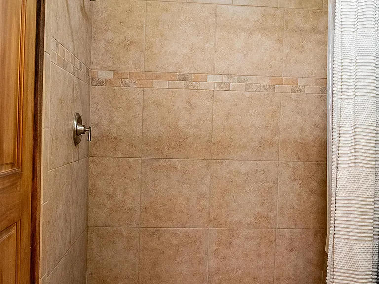85 Pennsylvania Ave — Photo 20
