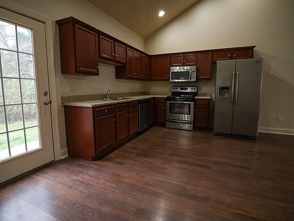 5th image of 120 Weston Dr
