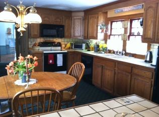 9 Cherry St, Greenfield, MA 01301