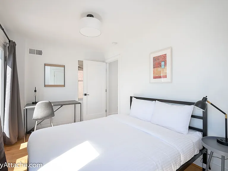 631 Constitution Ave NE — Photo 12