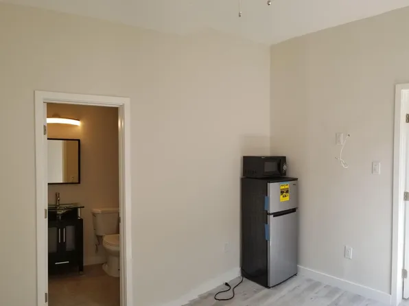 731 1/2 E 32nd St #B, Los Angeles, CA 90011