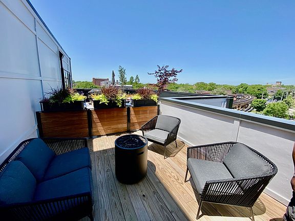 4th image of 4540 N Ravenswood Ave #6