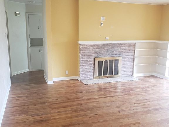 2nd image of 855 Clay St SE