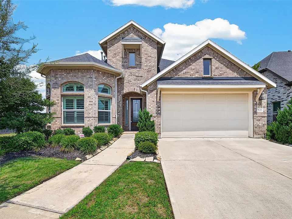923 Orange Zest Ln