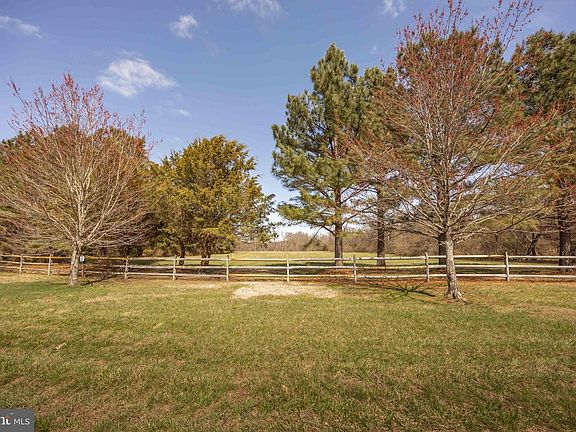 2nd image of 28850 Jennings Rd