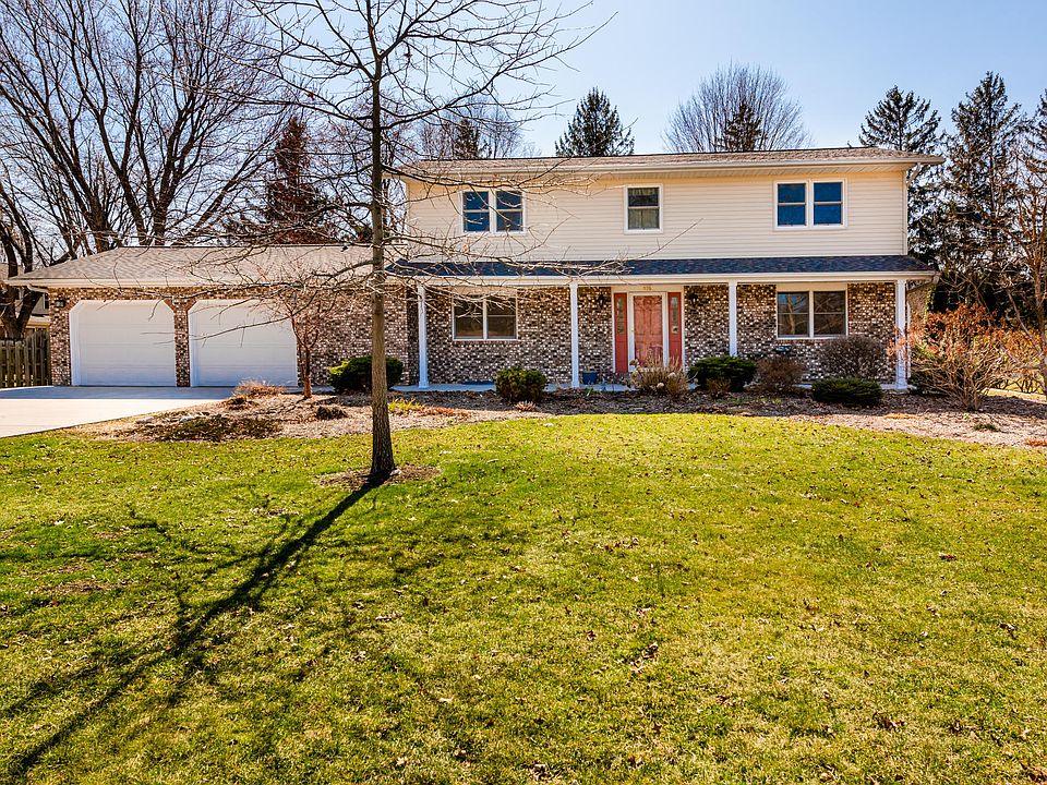 1st image of 876 Tucker Dr