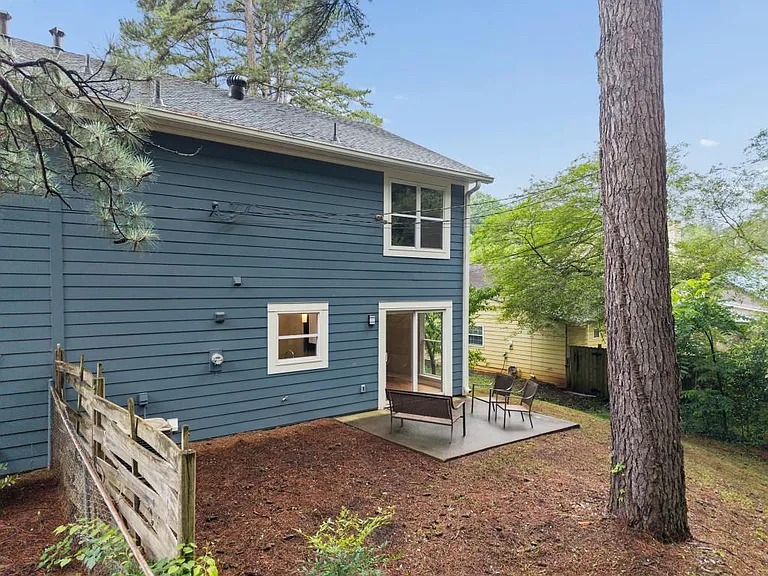 4930 Farmstead Ct NE — Photo 31