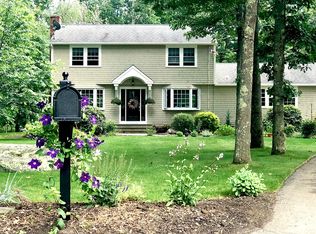 20 Elizabeth Ct, North Kingstown, RI 02852