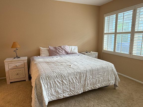 5th image of 328 W Coral Trace Cir