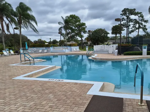 410 Harbour Pointe Way, Greenacres, FL 33413