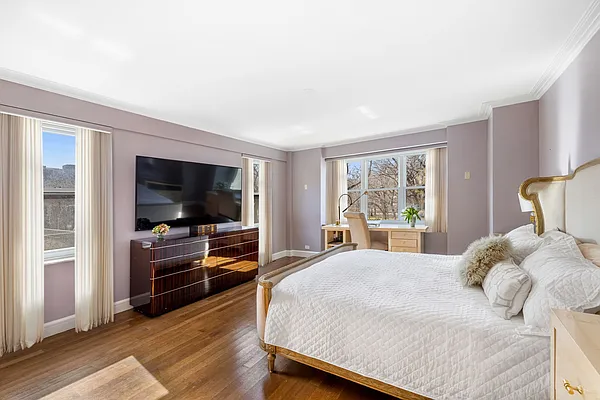 Sold by Douglas Elliman | media 25