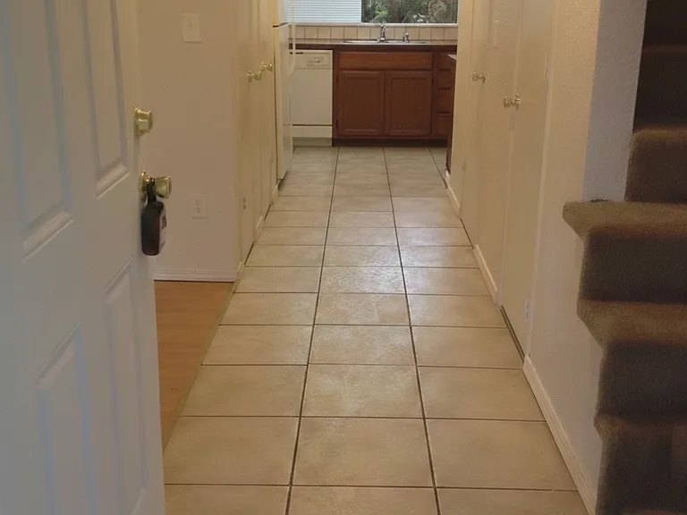 2431 Poplar St SE #4 — Photo 2