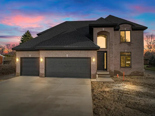 37624 Andrew Dr, Sterling Heights, MI 48312