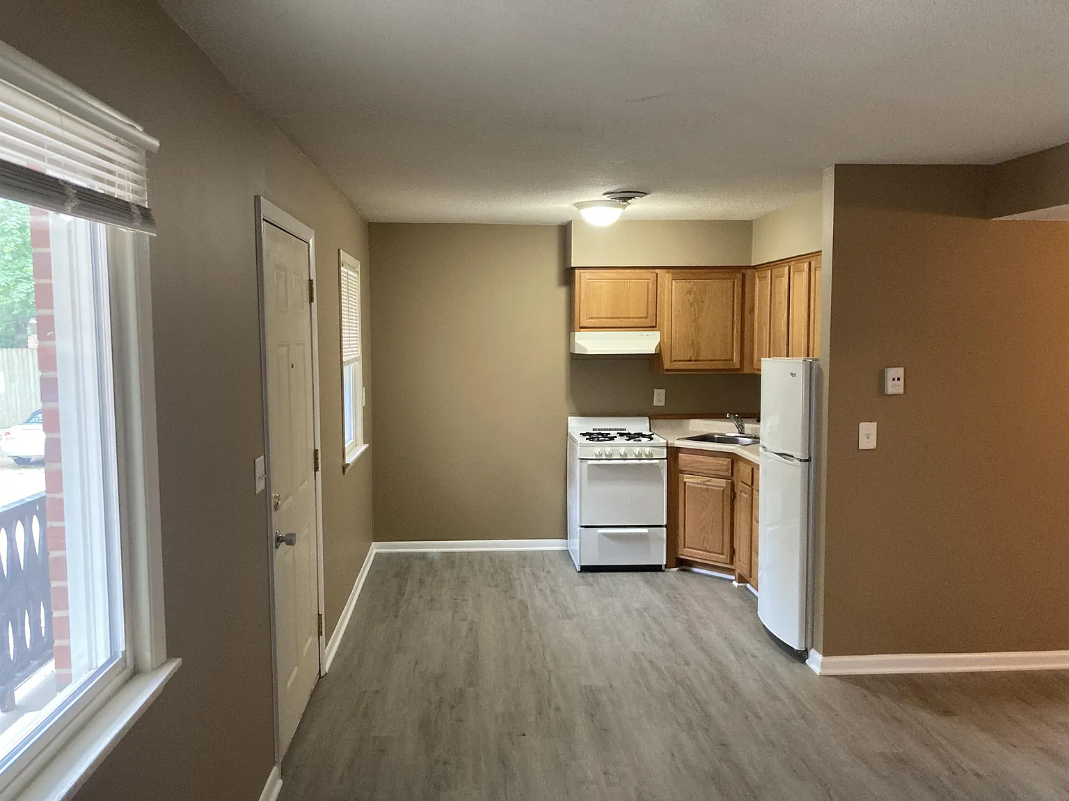 711 W Church St. - Apt 7 — Photo 2