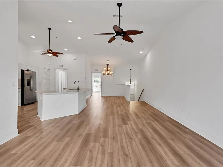7269 Fountain Palm Cir — Photo 7