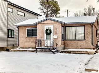 15515 92a Ave NW, Edmonton, AB T5R 5E8