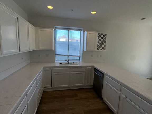 3rd image of 120 23rd St APT E