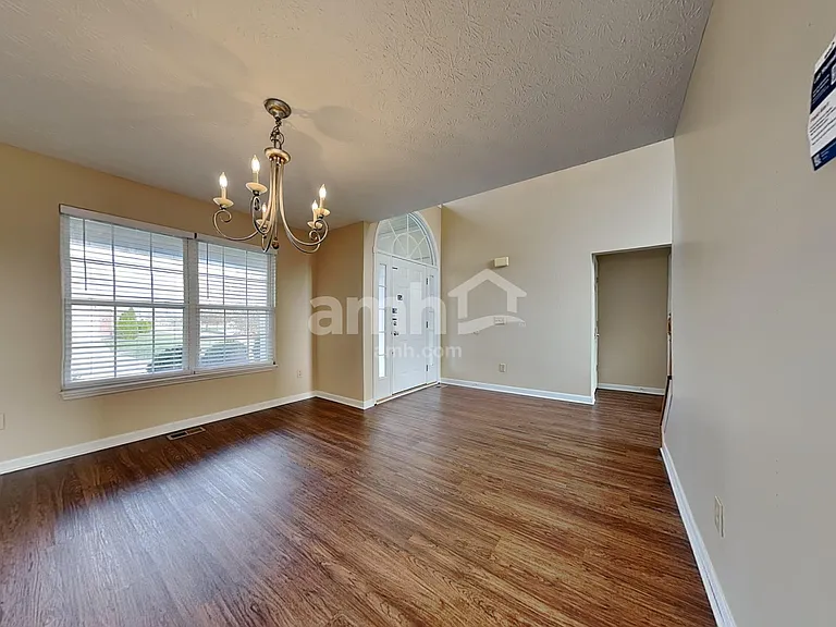 5671 Longbow Dr — Photo 6
