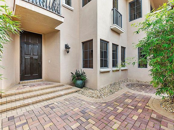 5th image of 9528 Eden Manor