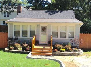 408 Locust Dr, Rocky Point, NY 11778