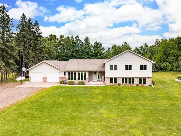 321 Carriage Hill Dr W, Hinckley, MN 55037
