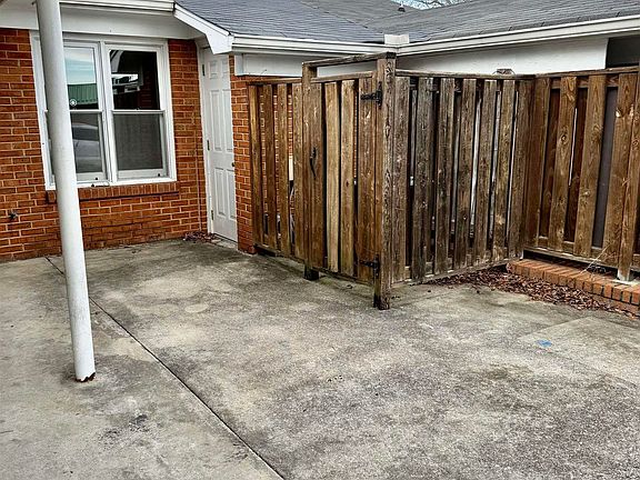 4th image of 308 Church Street Cir
