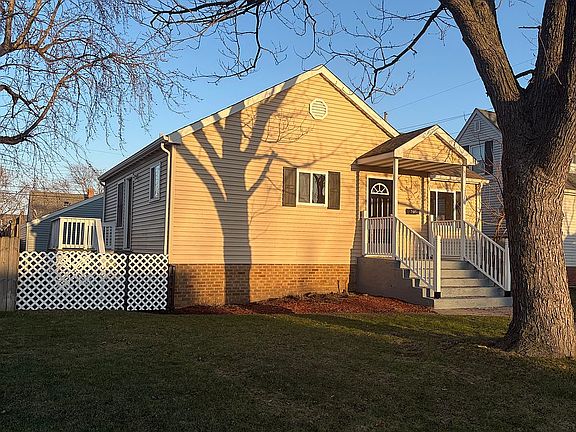 4th image of 7445 Baring Pkwy