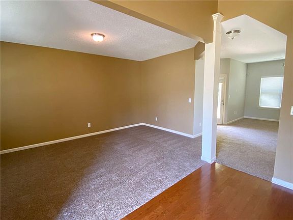 4th image of 85 Misty Forest Dr