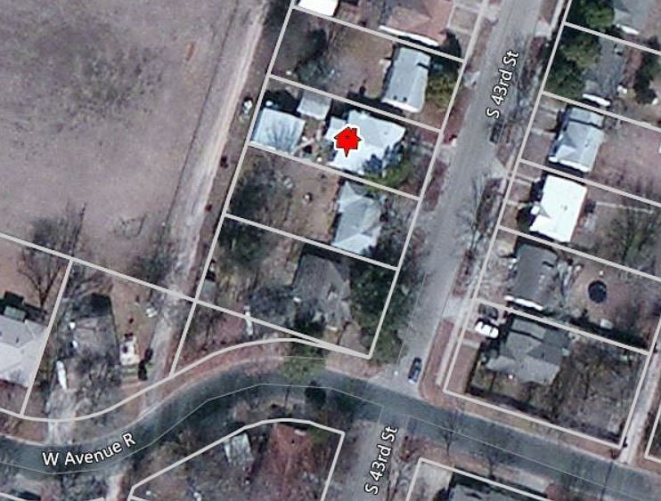 2nd image of 1706 S 43rd St