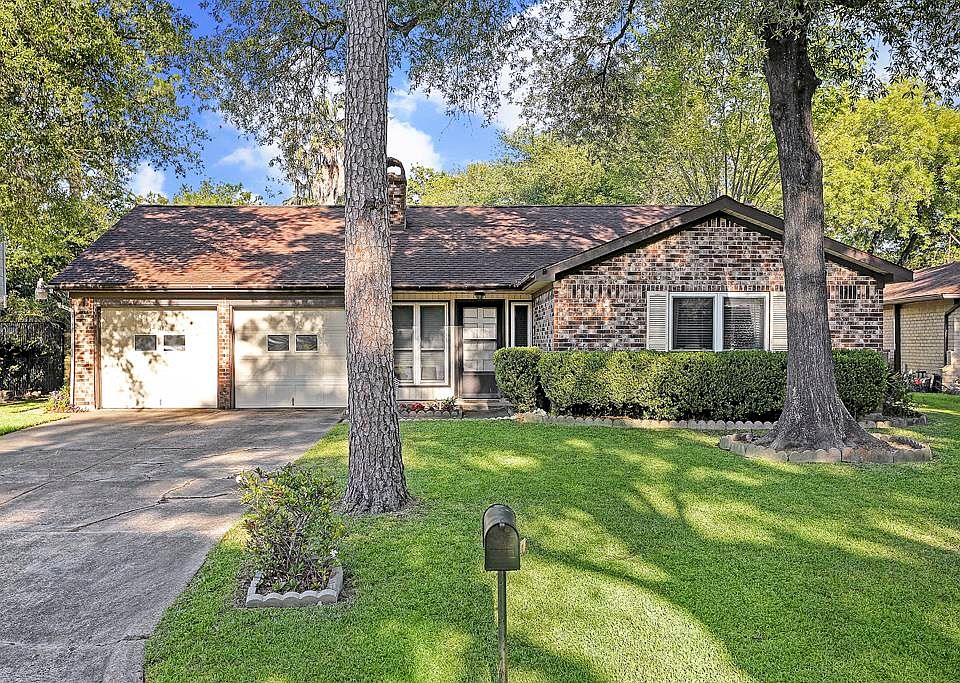 1st image of 246 Blackwater Ln