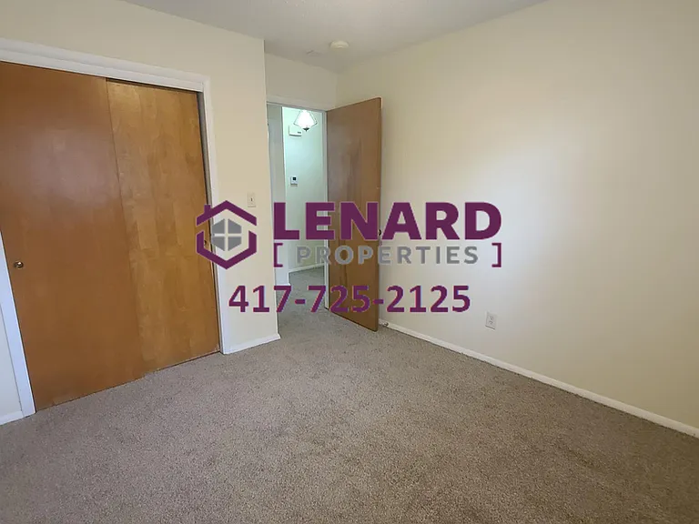 1361 E Gretna St — Photo 13