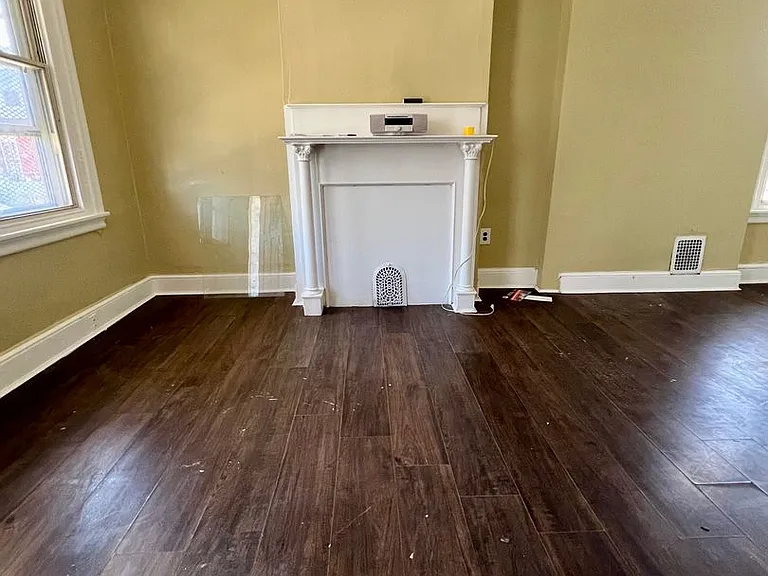 1500 N Frazier St — Photo 3