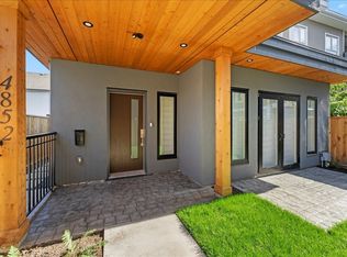 4852 Slocan St, Vancouver, BC V5R1Y5