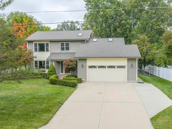 1303 E Chippewa St, Mount Pleasant, MI 48858