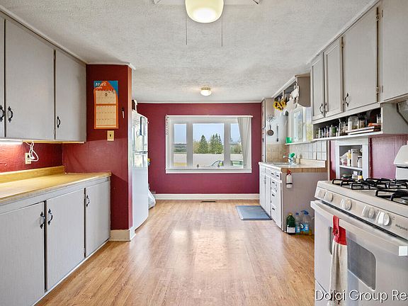 5th image of 20690 Coolidge Rd