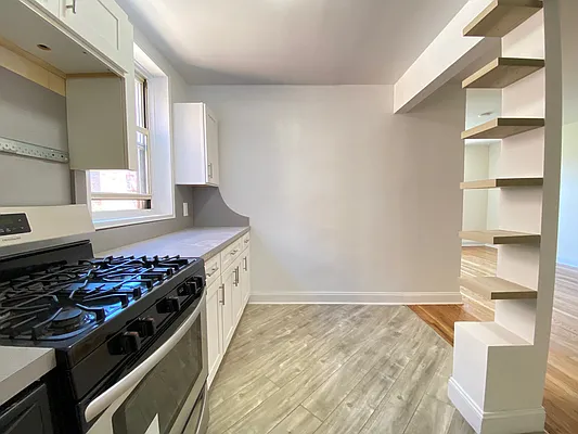 Rented by Queens Apartments Realty LLC | media 52