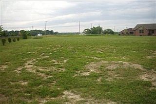 1st image of 106 Meadowridge Dr