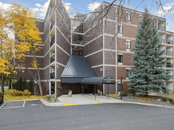 7220 York Ave S APT 203, Edina, MN 55435