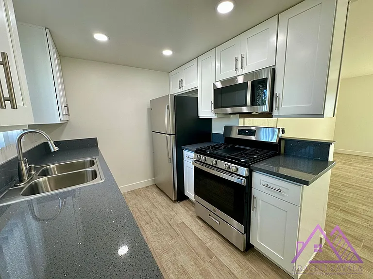 173 Pala Vista Dr — Photo 2
