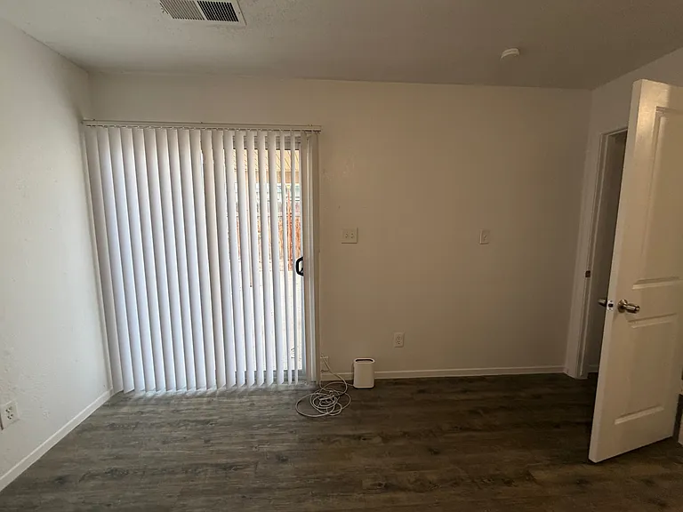 665 S Coalinga St — Photo 21