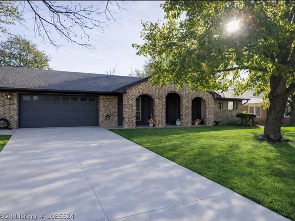 301 S Fryar Dr, Sallisaw, OK 74955