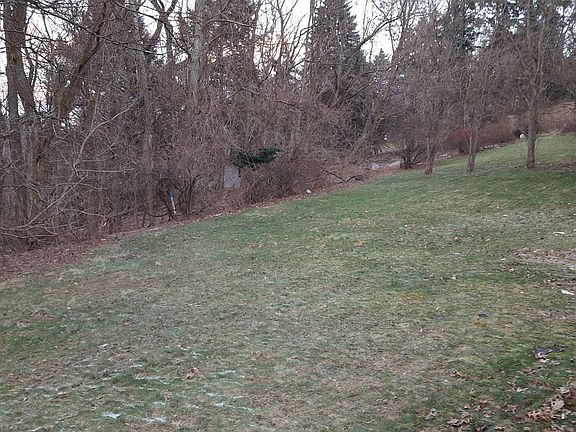 3rd image of 138 Green Glen Dr