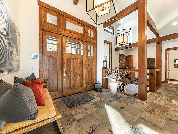 5th image of 10789 Labelle Ct