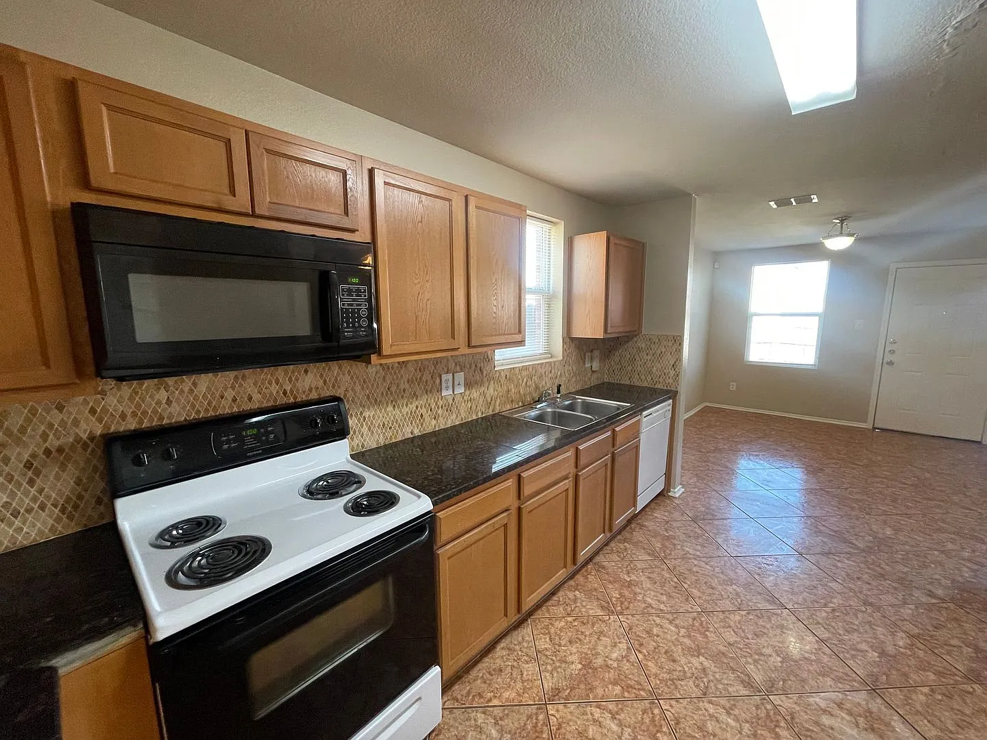 Gorgeous 2-Story Home in Meadowview — Photo 4