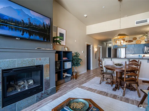 2220 W Woodin Avenue #411, Chelan, WA 98816