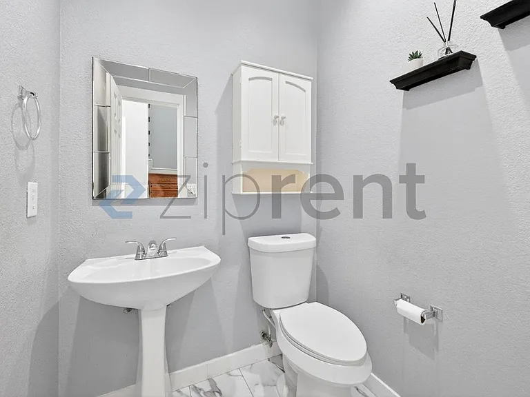 10604 Ambergate Ln — Photo 34