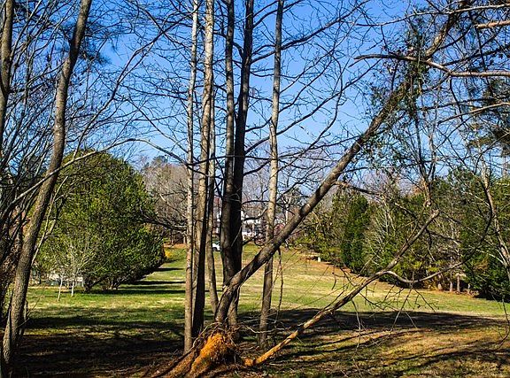 4th image of 133 Alexander Dr